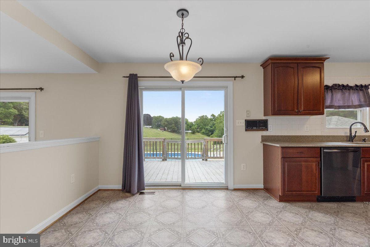 8407 Wesley Stinnett Boulevard photo 20