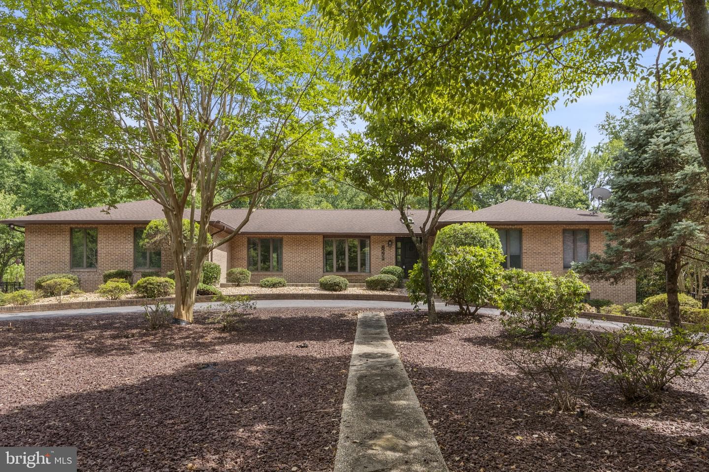8271 Sycamore Terrace photo 2