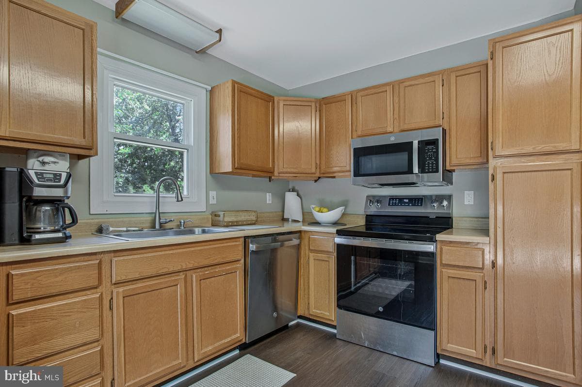 2811 Glasgow Way photo 6