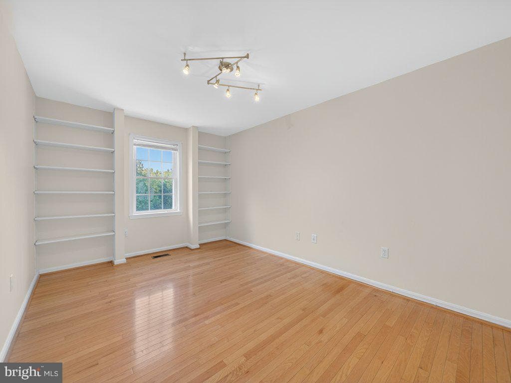 9290 Baker Street photo 10
