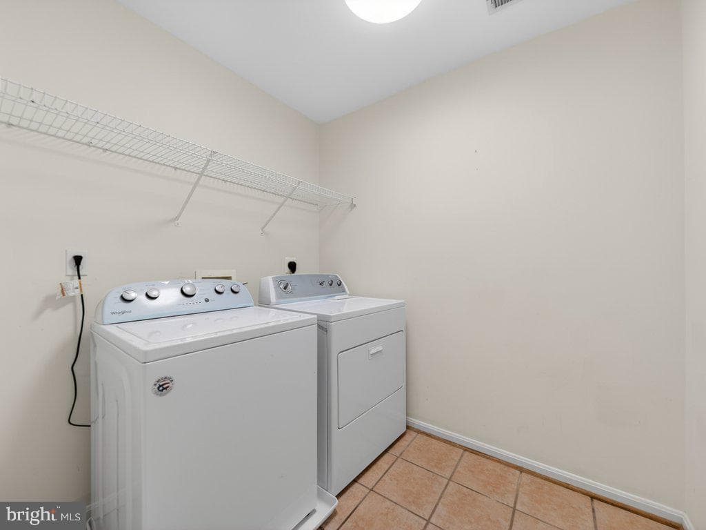 9290 Baker Street photo 34