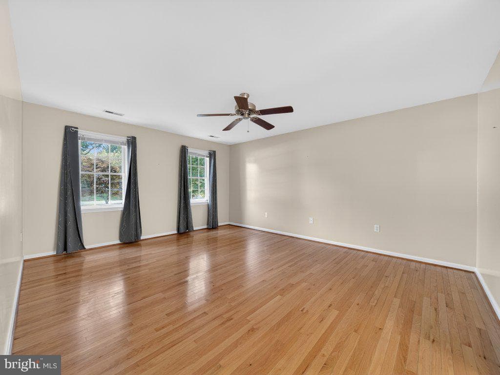 9290 Baker Street photo 39