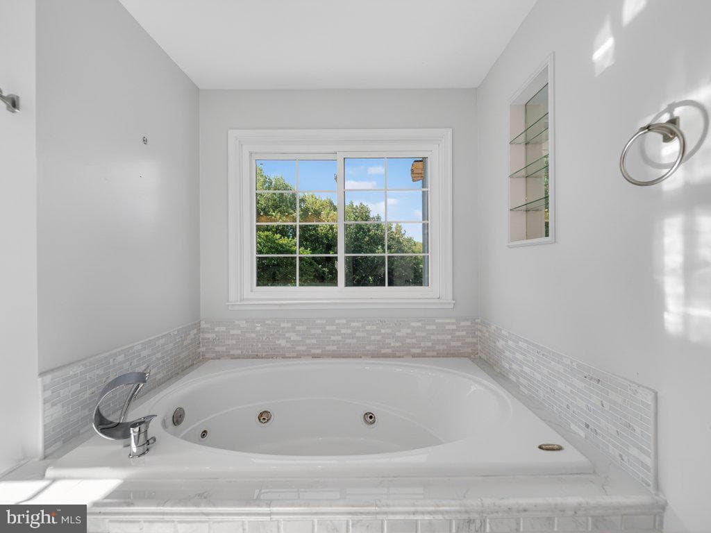 9290 Baker Street photo 42
