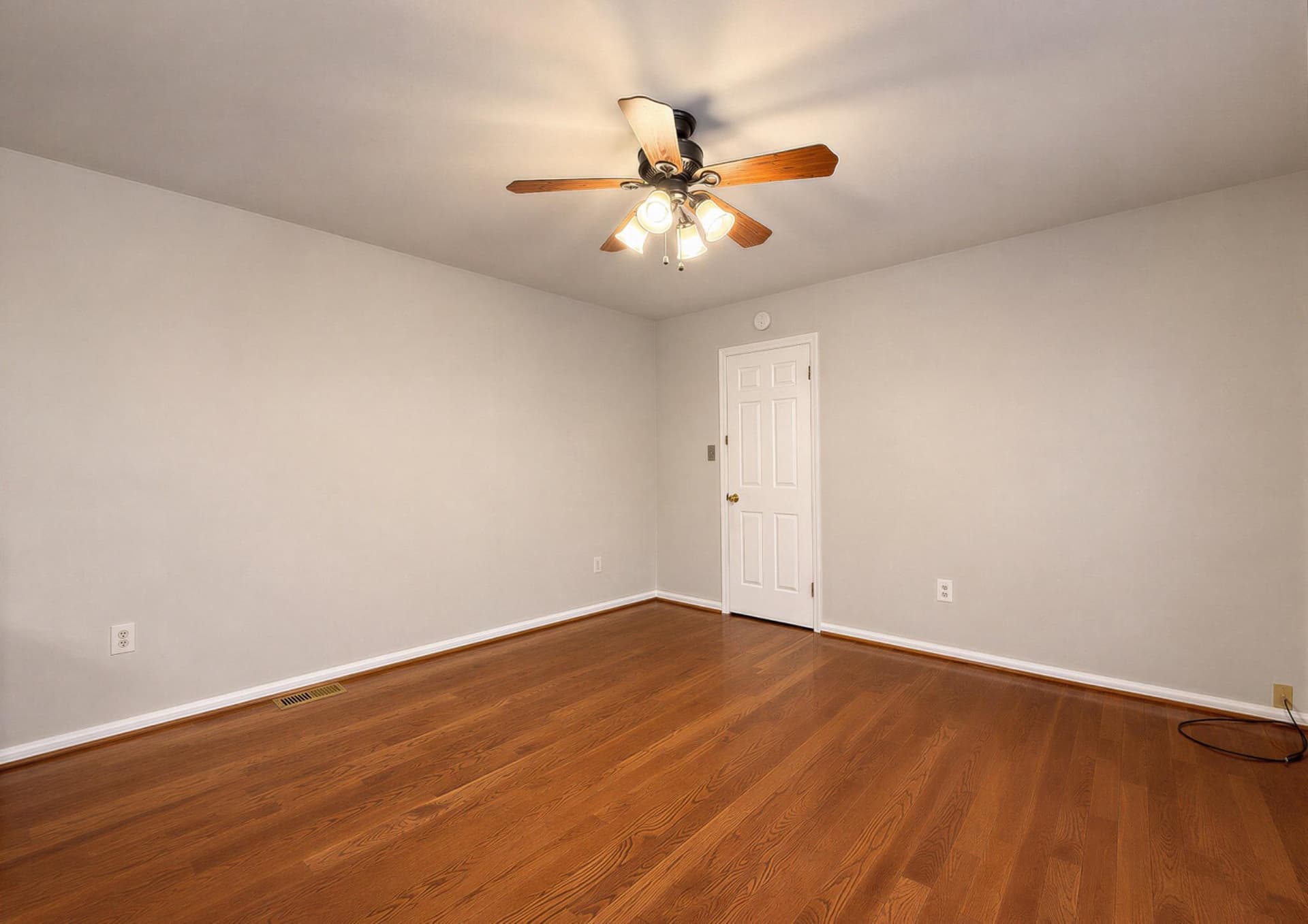 2115 Tamarac Trl photo 8