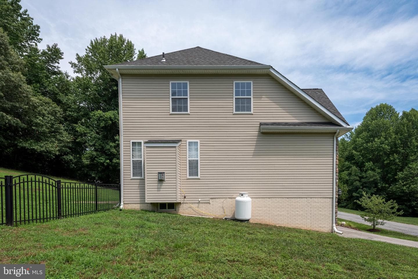 5034 Barrington Lane photo 4