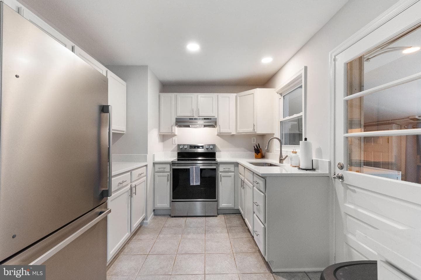 2824 Bay Boulevard photo 9