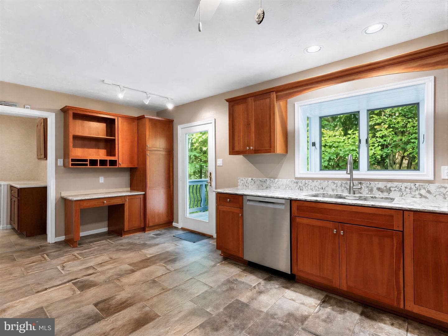 470 Chippingwood Drive photo 4