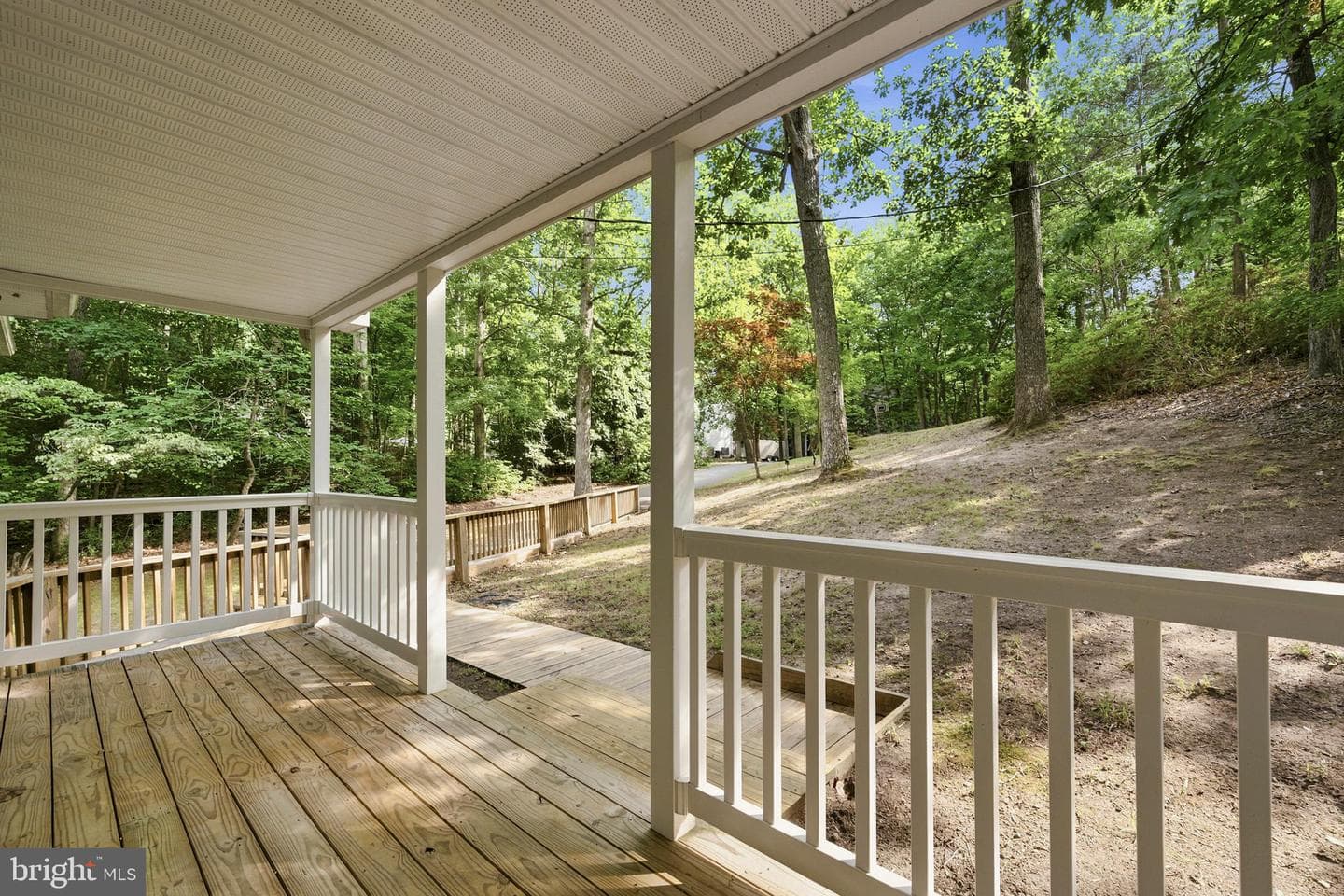 410 Hawthorne Court photo 3