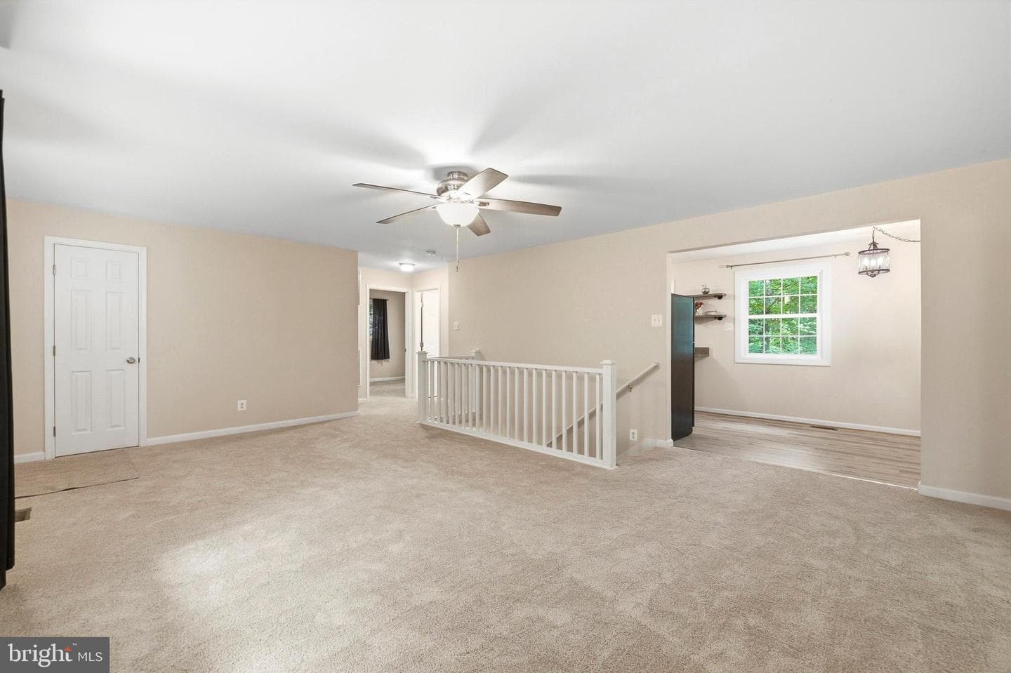 410 Hawthorne Court photo 5