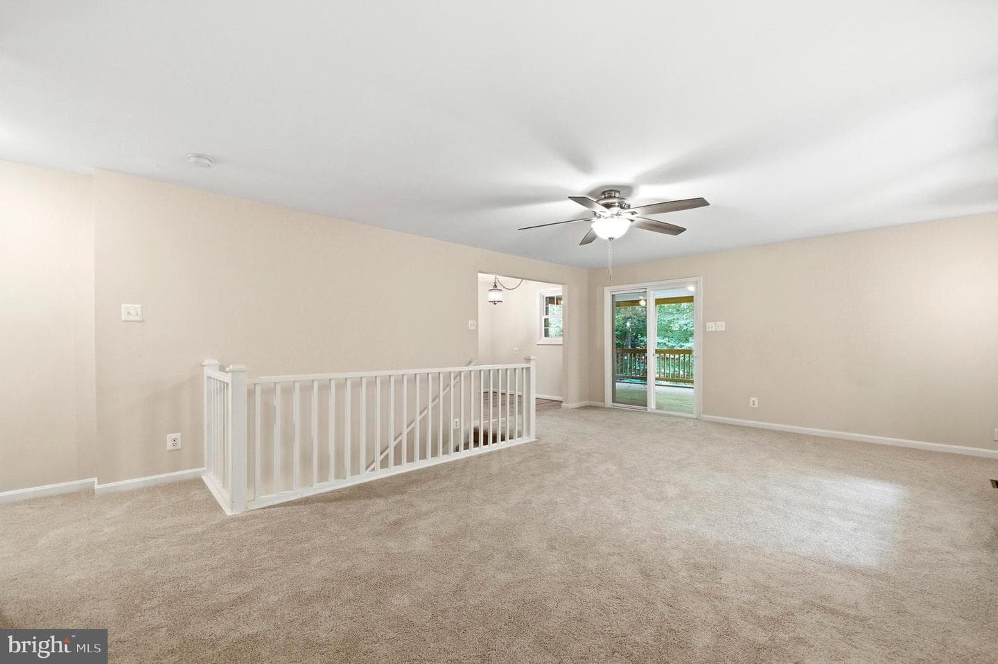 410 Hawthorne Court photo 8
