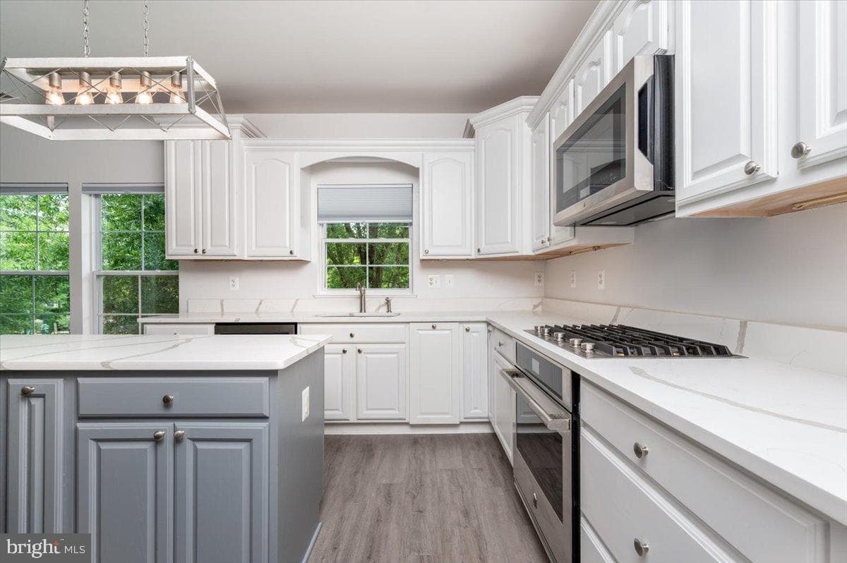 921 Spinnaker Way #921 photo 3