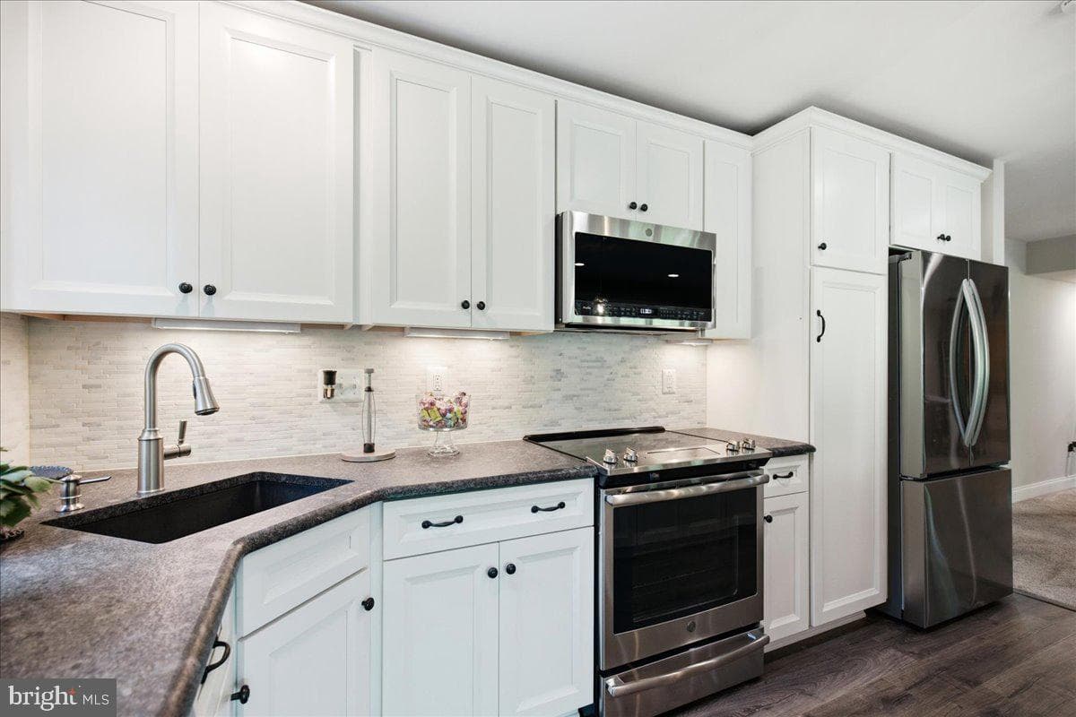 7785 Swan Lane photo 47