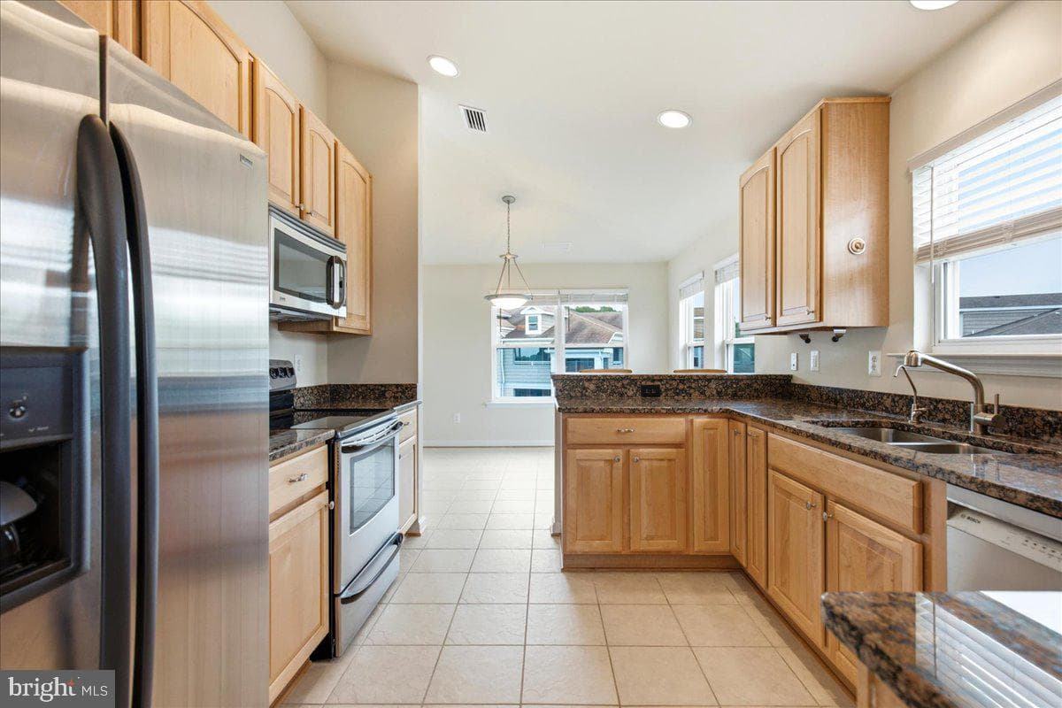 534 Oyster Bay Place #401 photo 16