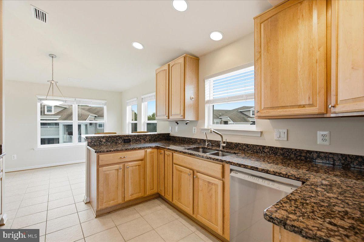 534 Oyster Bay Place #401 photo 17