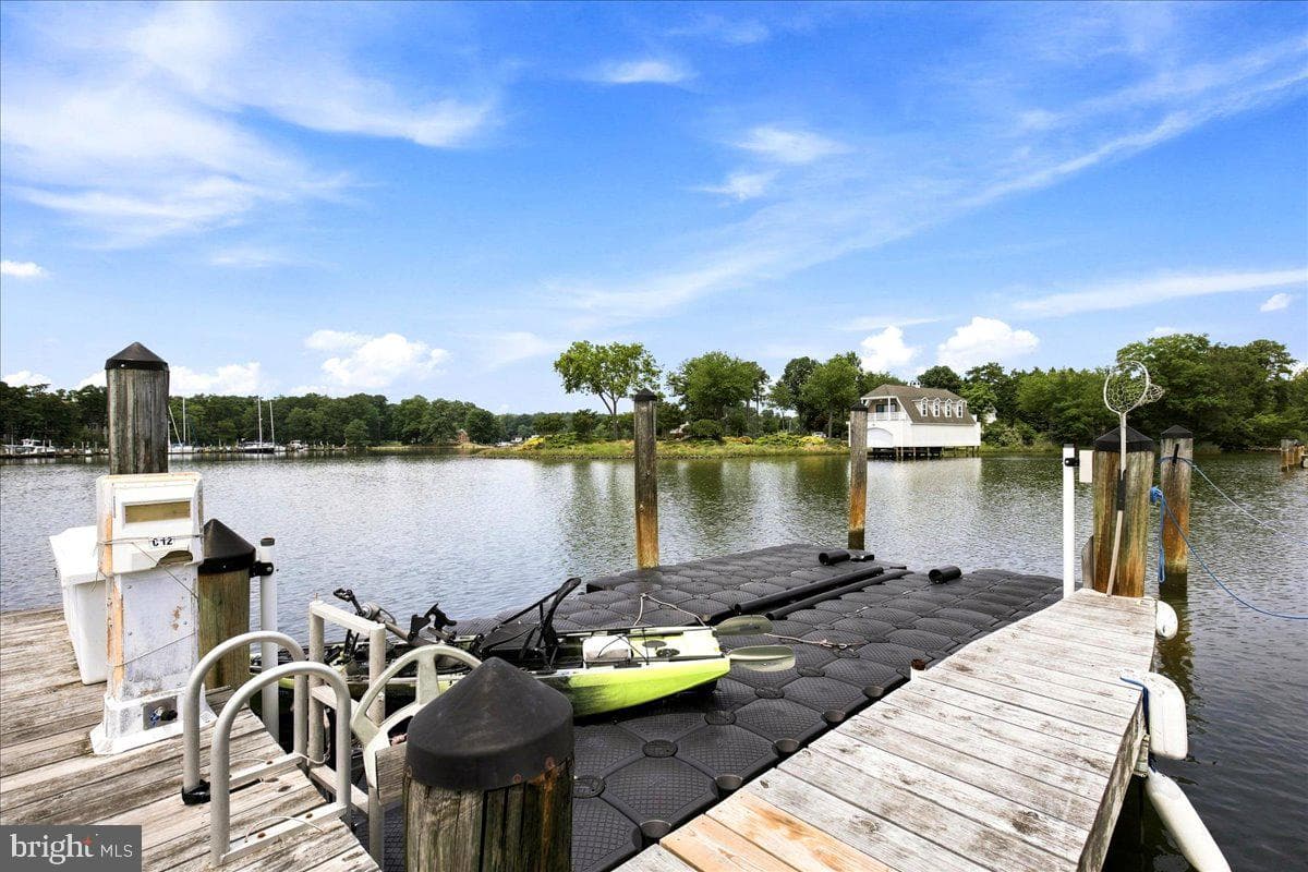 534 Oyster Bay Place #401 photo 3
