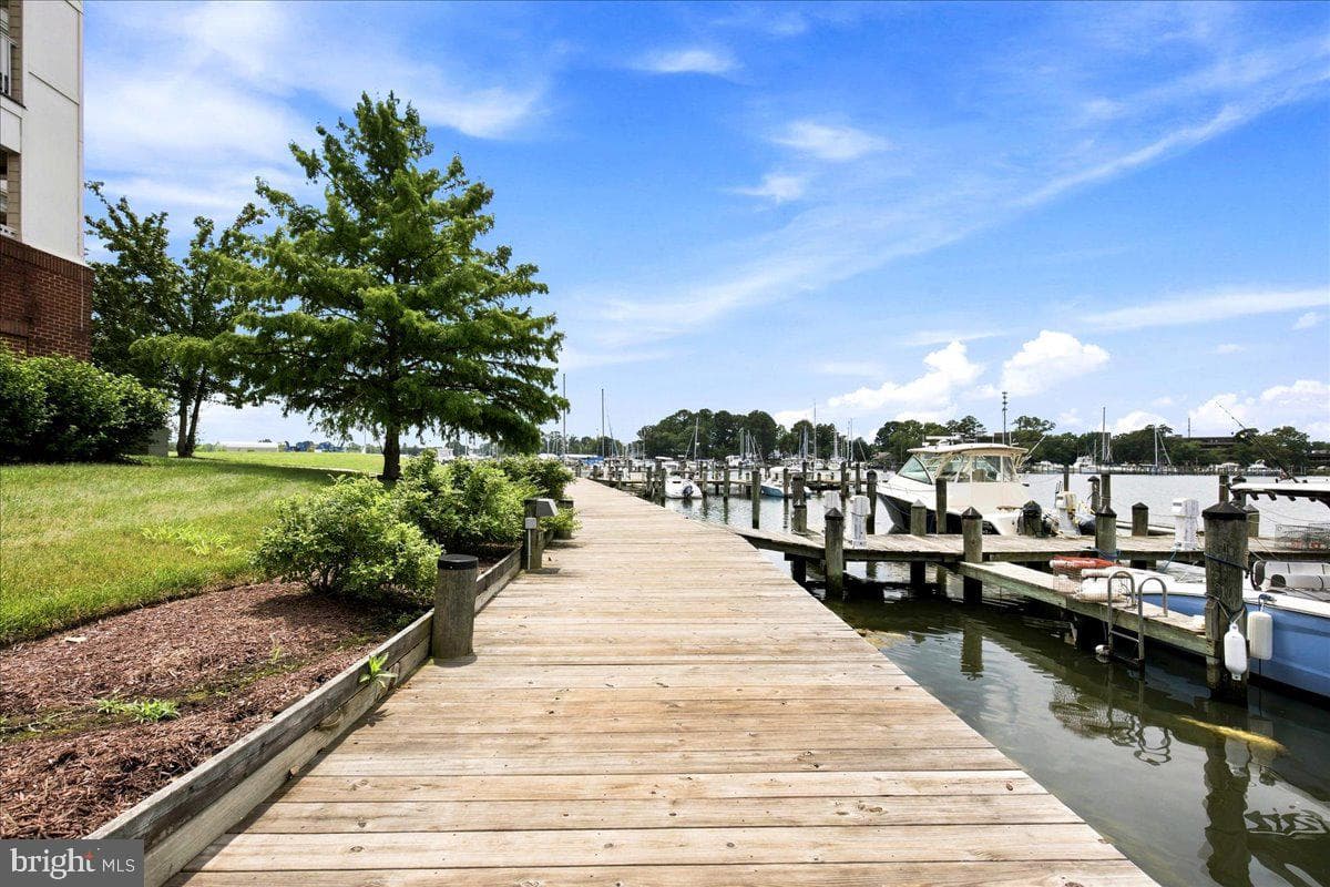 534 Oyster Bay Place #401 photo 53