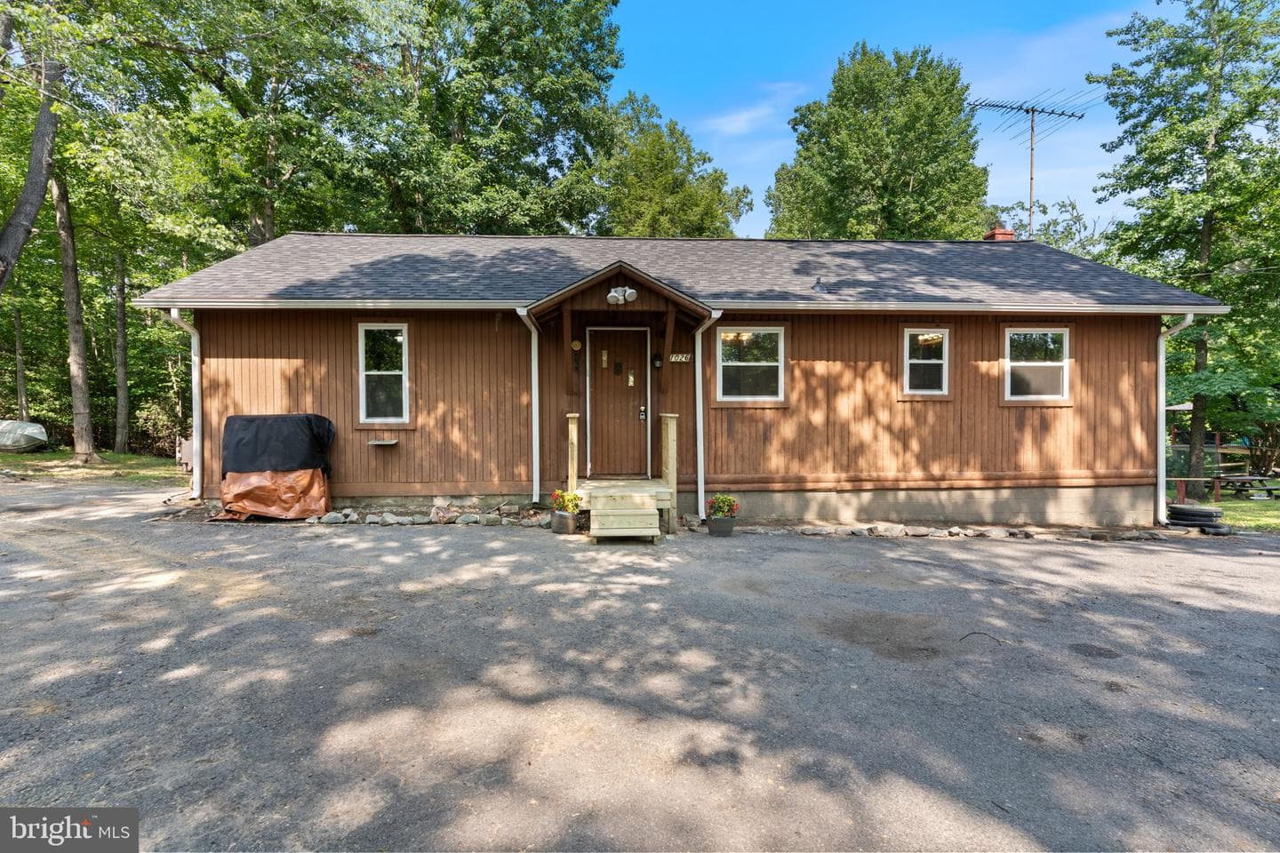 1026 Golden West Way, Lusby
