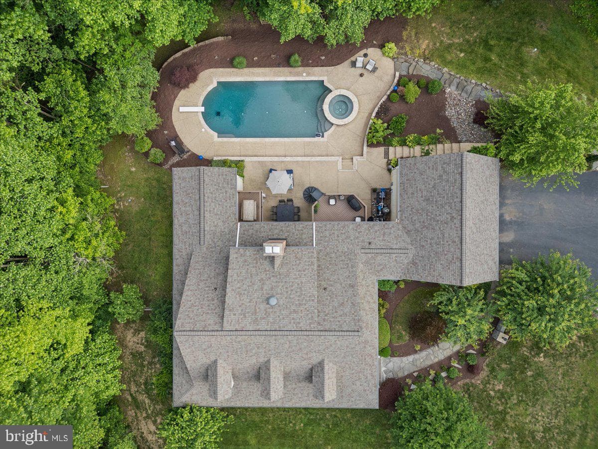 7847 N Flint Hill Road photo 4