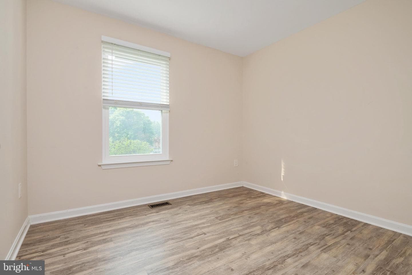 2110 Clearview Drive photo 22