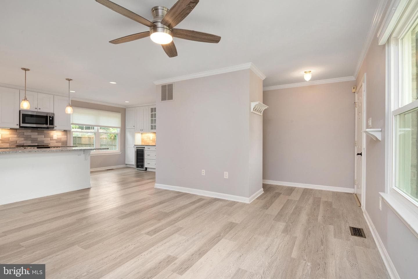 2110 Clearview Drive photo 8
