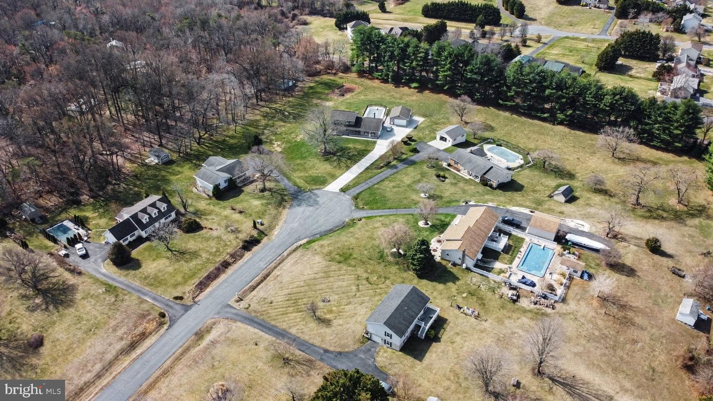 72 Cynthia Court photo 47