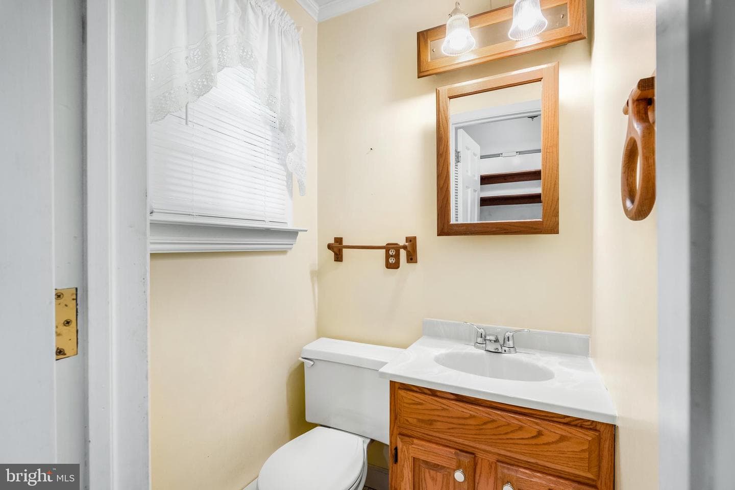 11 Colonial Circle photo 17