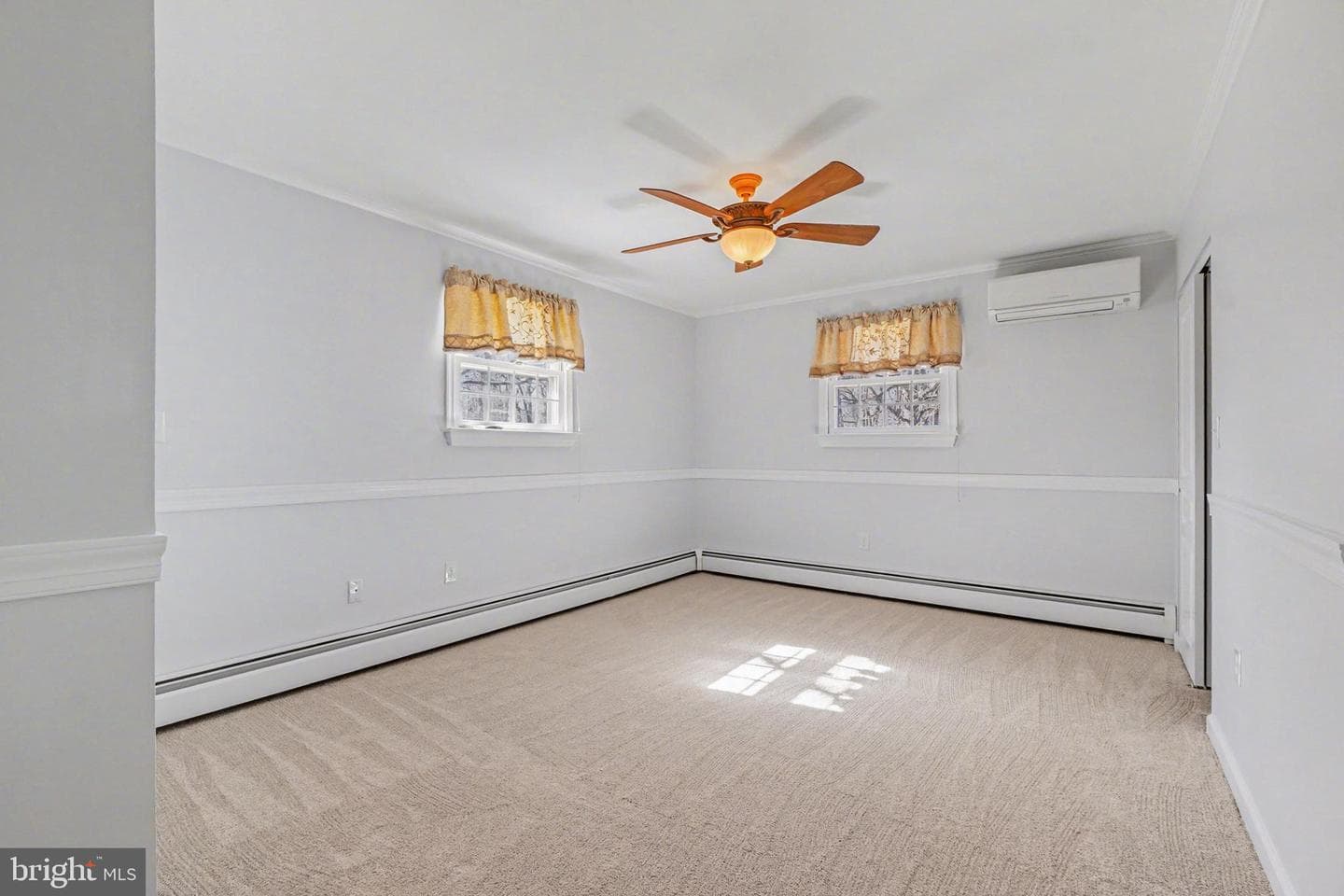 11 Colonial Circle photo 22