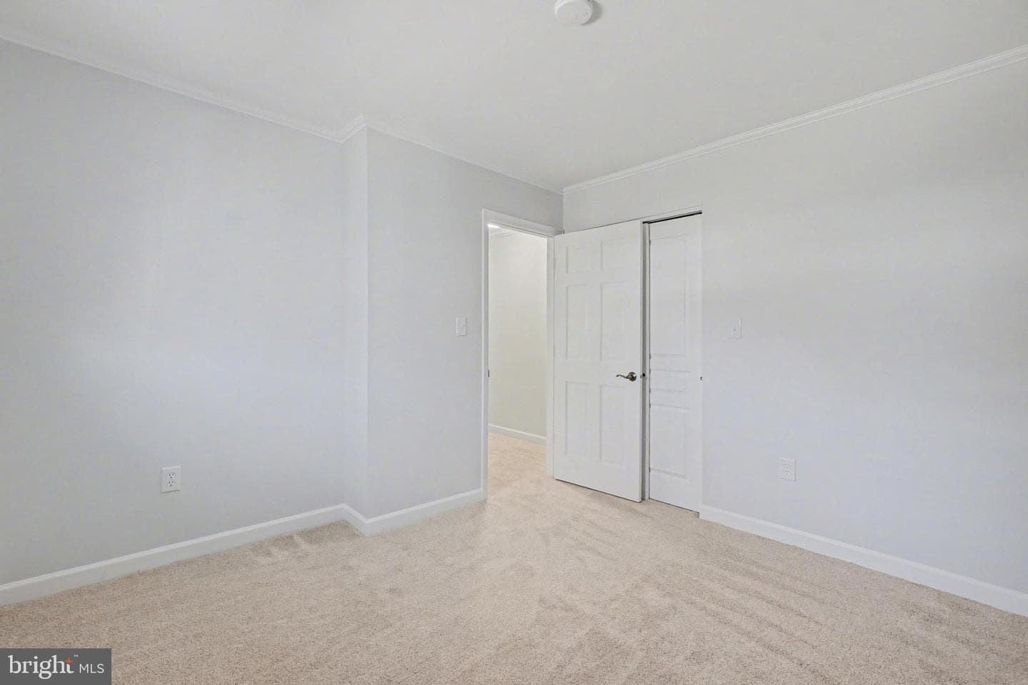 11 Colonial Circle photo 28