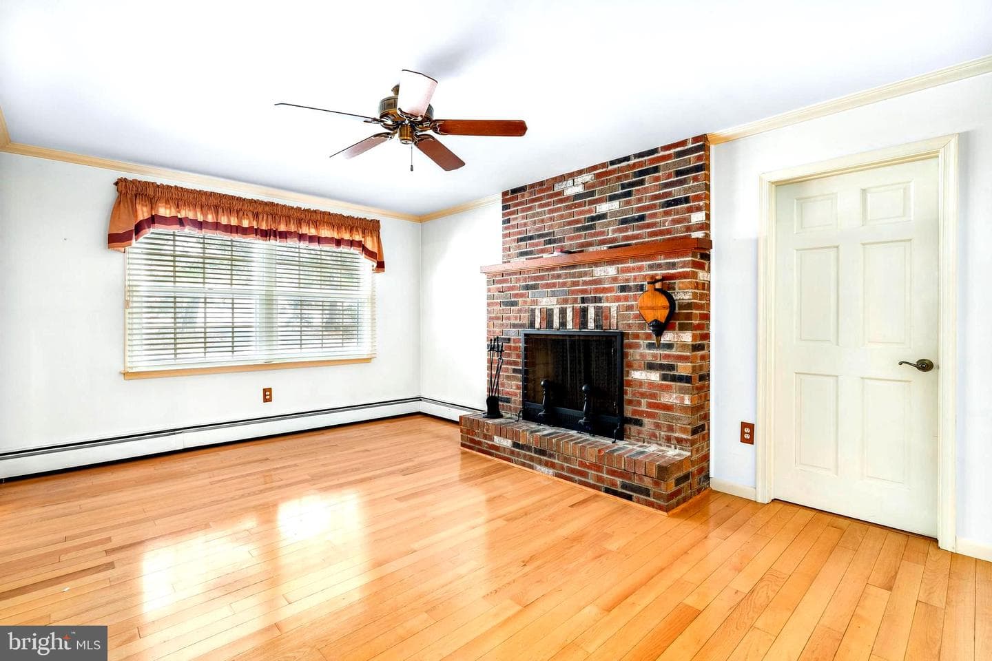 11 Colonial Circle photo 8
