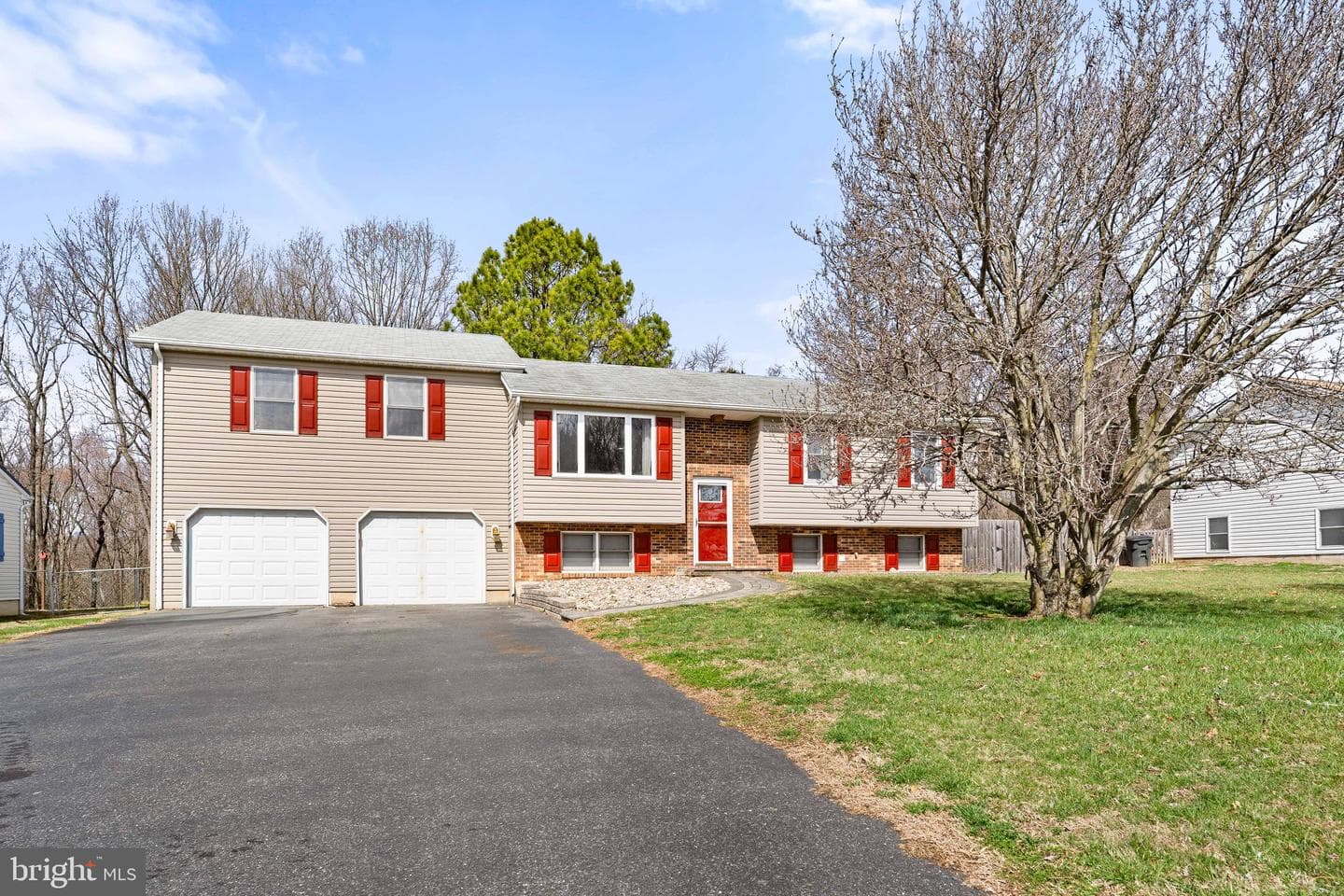 110 Whitehall Road photo 2