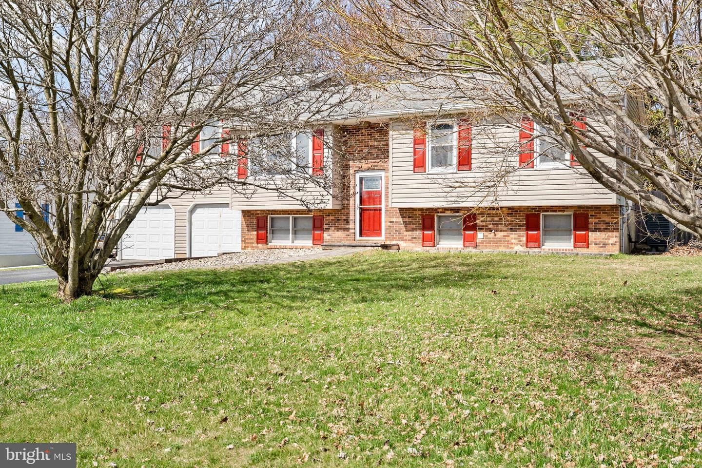 110 Whitehall Road photo 3