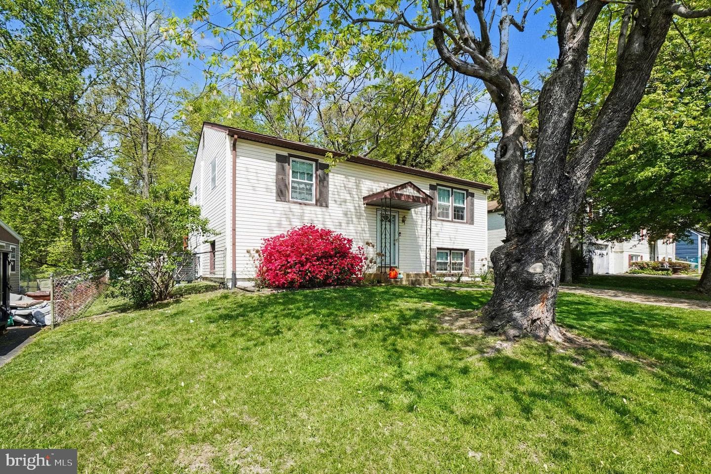 122 W Village Road photo 31