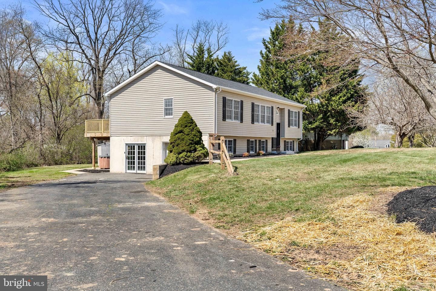 114 Creswell Avenue photo 4