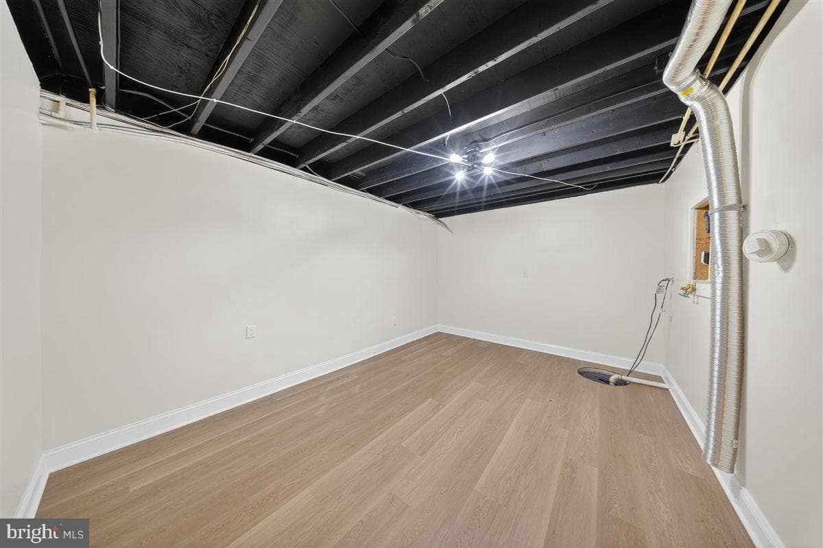148 Windmill Road photo 24