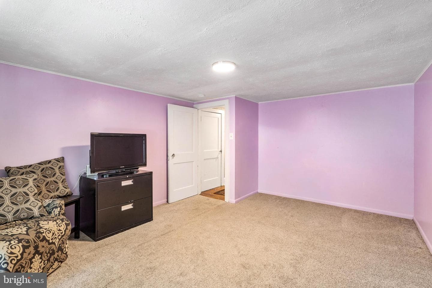 313 E Cecil Avenue photo 23
