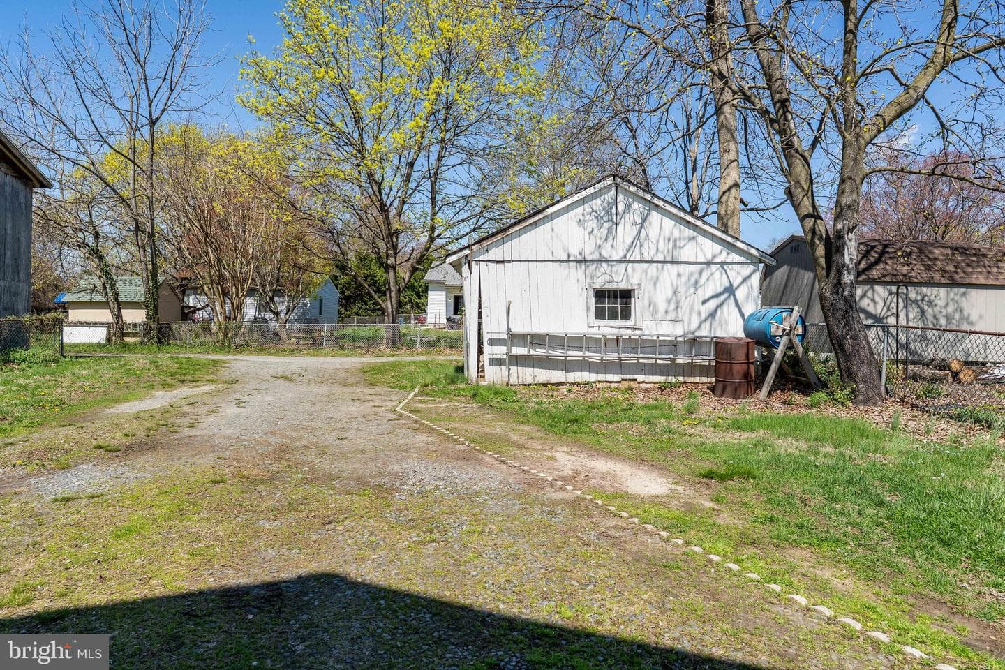 313 E Cecil Avenue photo 29