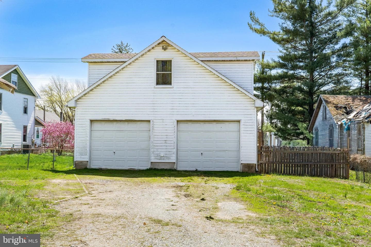 313 E Cecil Avenue photo 31