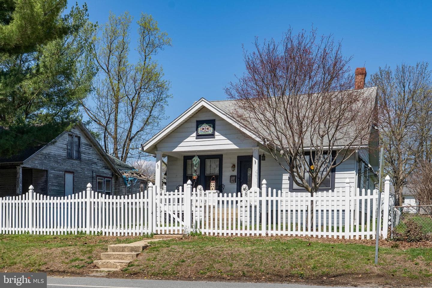 313 E Cecil Avenue photo 34