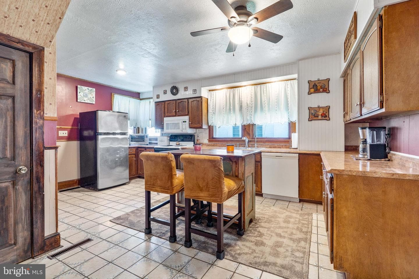 313 E Cecil Avenue photo 9