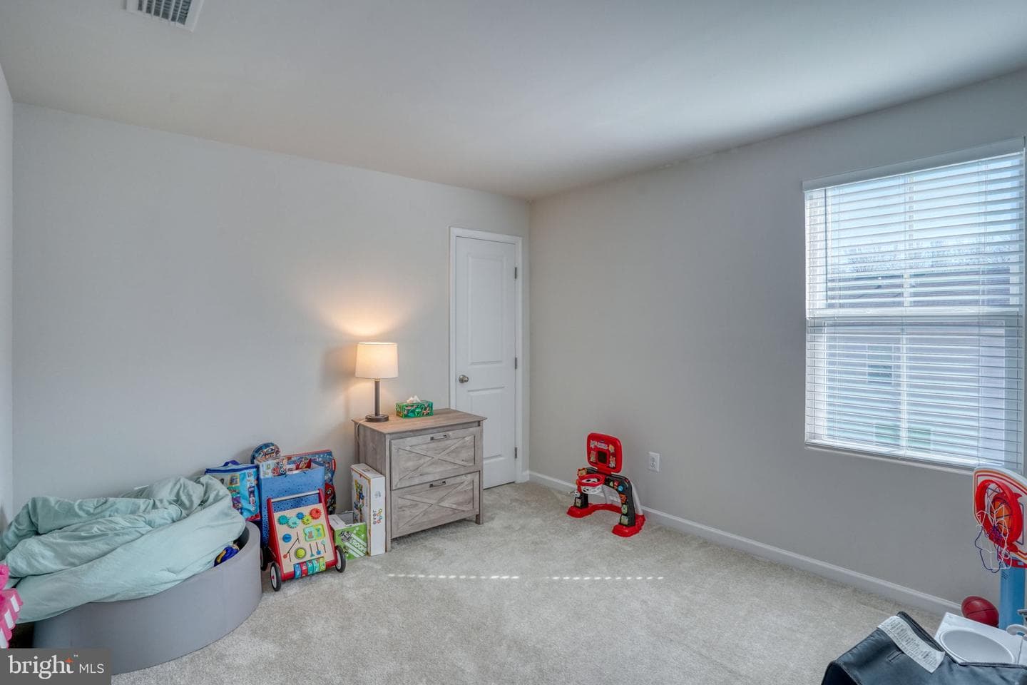 5 Olive Way photo 23