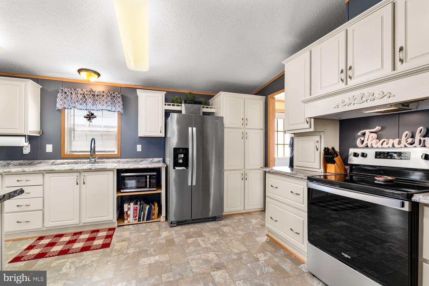 53 Queen Eleanor Drive photo 10