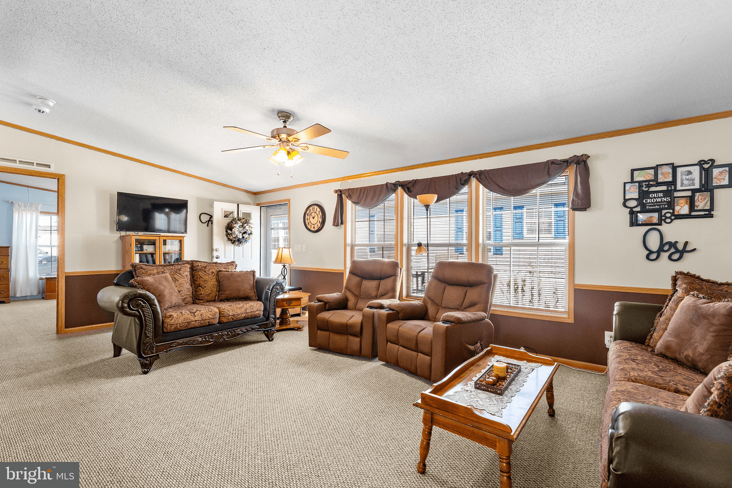 53 Queen Eleanor Drive photo 8