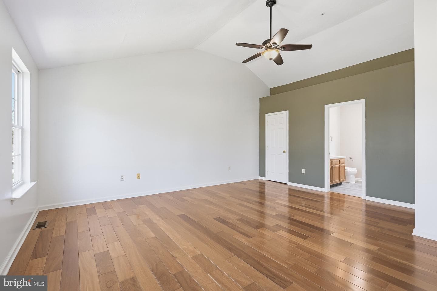 118 Liberty Lane photo 15