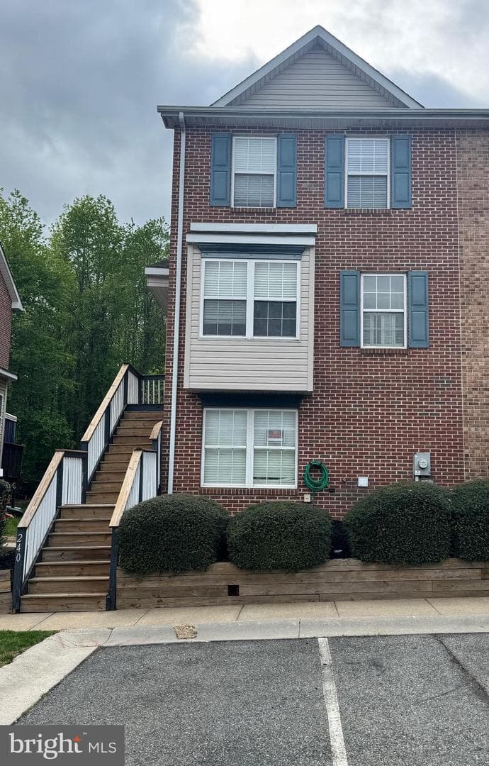 240 Mike Drive photo 2