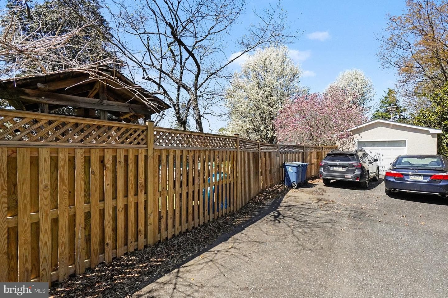 119 E Cecil Avenue photo 22