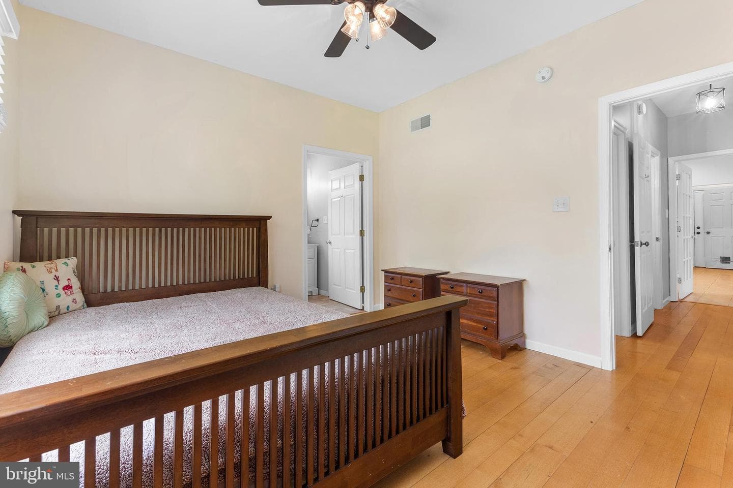 143 Clemencia Road photo 33