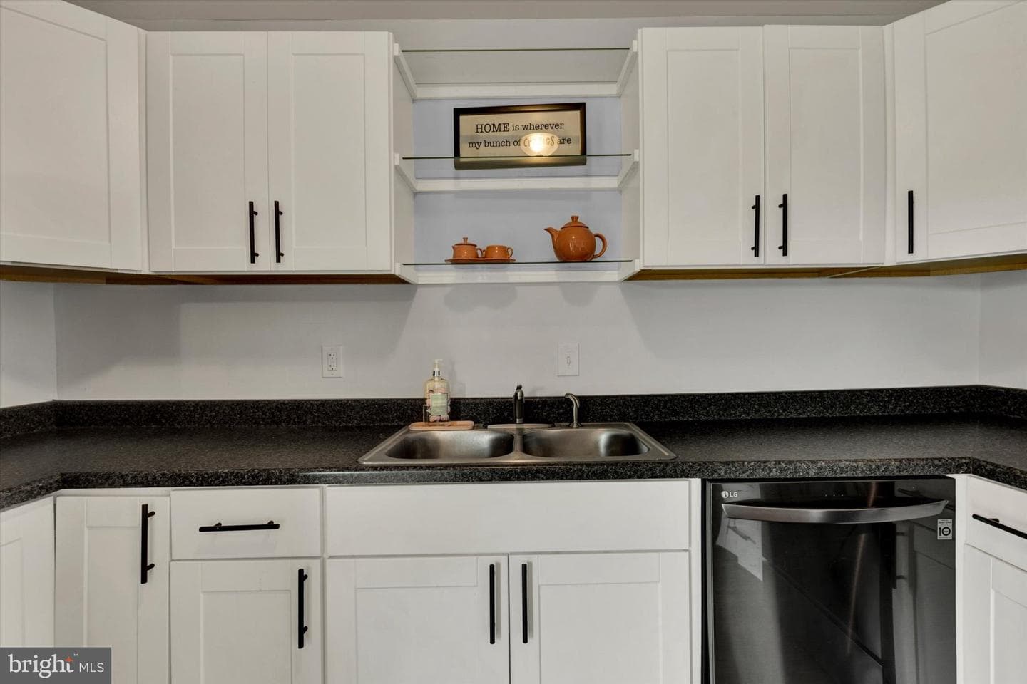 247 Locust Lane photo 4