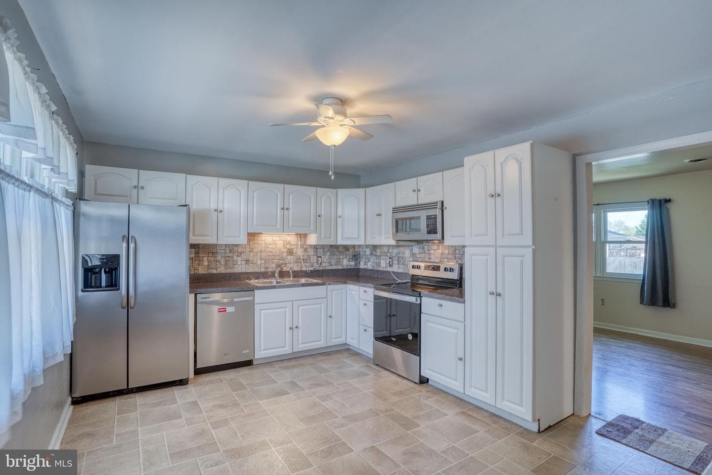 281 Sycamore Road photo 11