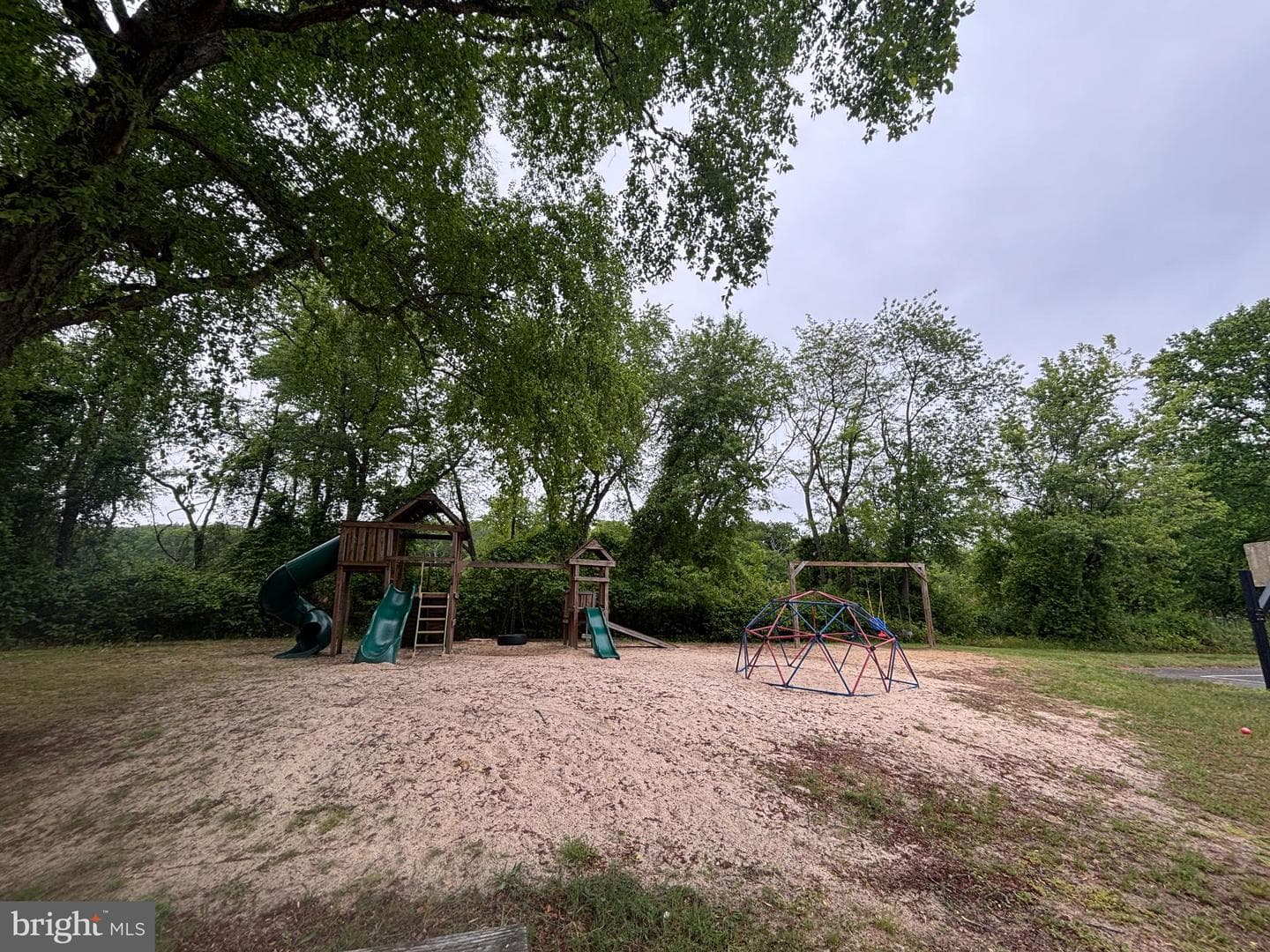 52 Arden Road photo 36