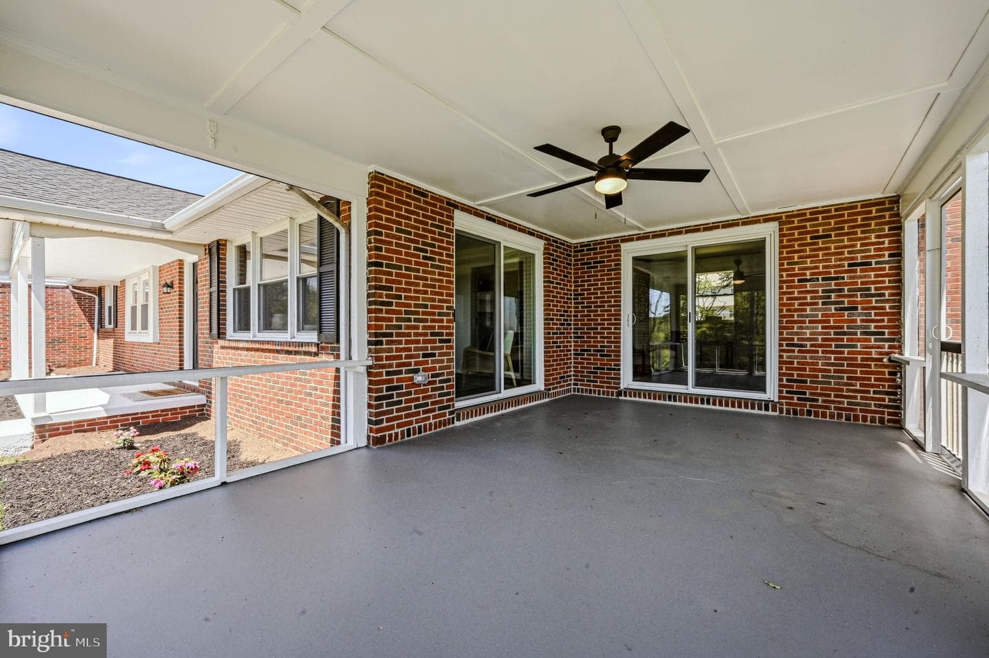 56 Mowbray Lane photo 34